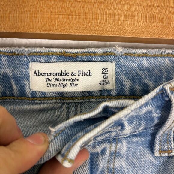 Abercrombie & Fitch The 90’s Straight Leg High Rise Jeans Size 25P or 0P - Picture 4 of 12